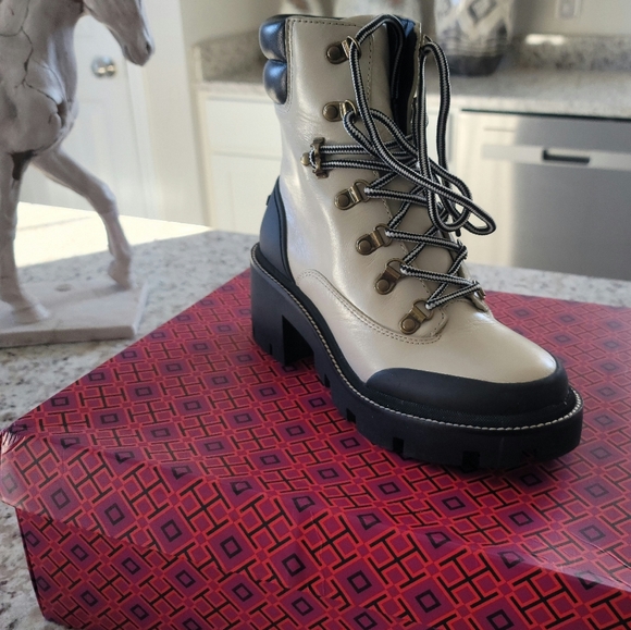 Tory burch hiker boot - Picture 3 of 3